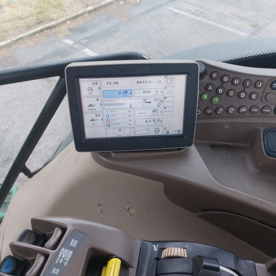 JHON DEERE 6210R - Tractor: foto 5 JHON DEERE 6210R - Tractor: foto 5