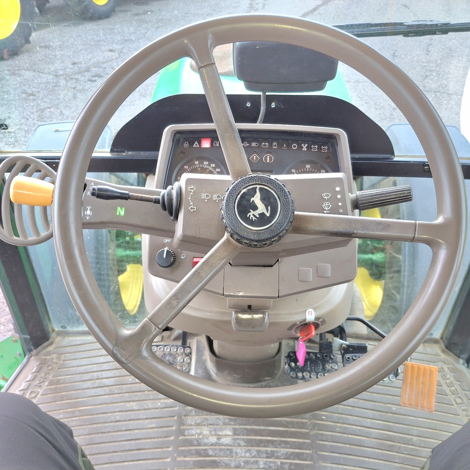 Tractor JOHN DEERE 5100 R: foto 15