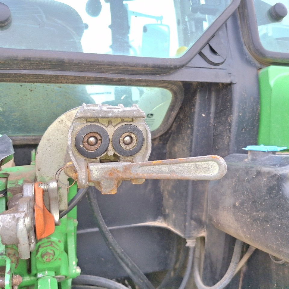 Tractor JOHN DEERE 5100 R: foto 9