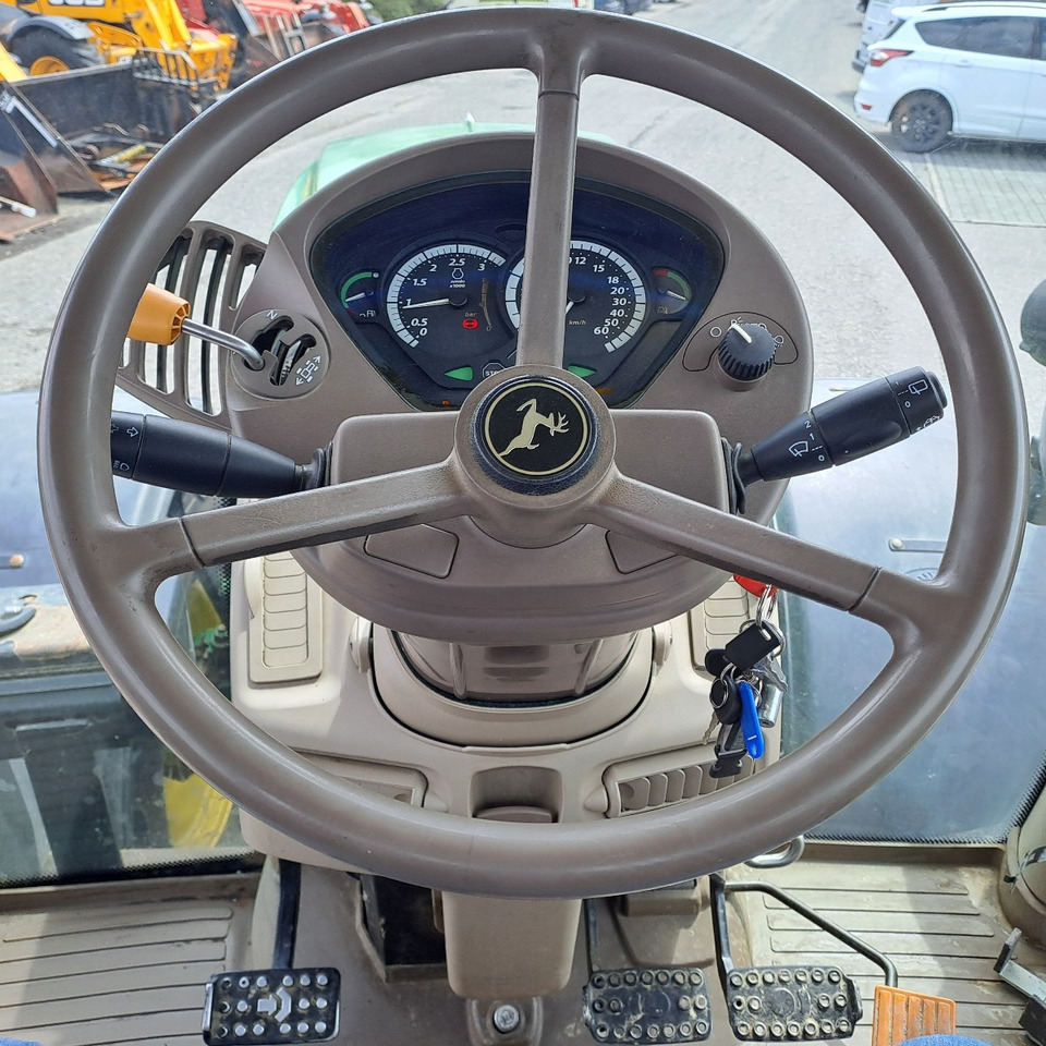 Leasing de JOHN DEERE 6210R JOHN DEERE 6210R: foto 8 Leasing de JOHN DEERE 6210R JOHN DEERE 6210R: foto 8