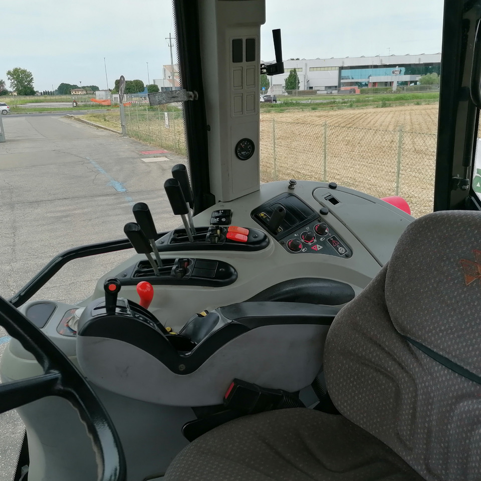 Tractor MASSEY FERGUSON: foto 8 Tractor MASSEY FERGUSON: foto 8