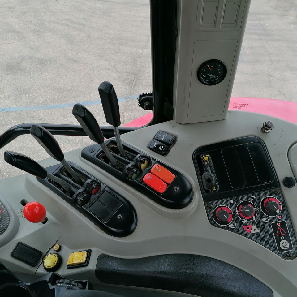 Tractor MASSEY FERGUSON: foto 9 Tractor MASSEY FERGUSON: foto 9