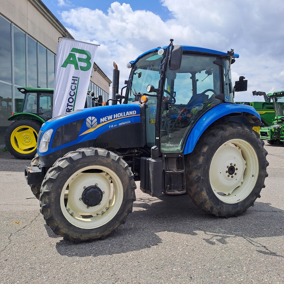 NEW HOLLAND T4.95 - Tractor: foto 1 NEW HOLLAND T4.95 - Tractor: foto 1