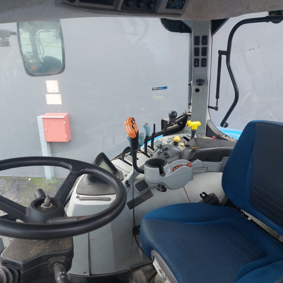 NEW HOLLAND T7 260 - Tractor: foto 4 NEW HOLLAND T7 260 - Tractor: foto 4