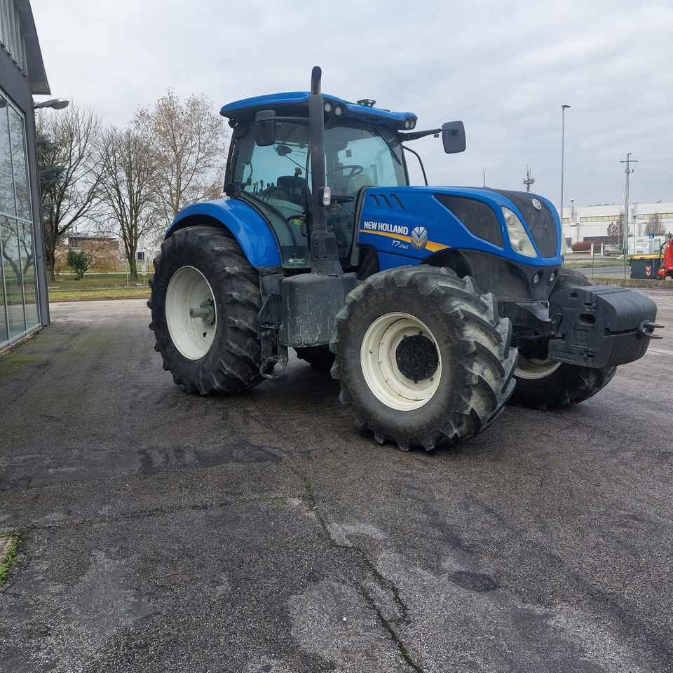NEW HOLLAND T7 260 - Tractor: foto 3 NEW HOLLAND T7 260 - Tractor: foto 3