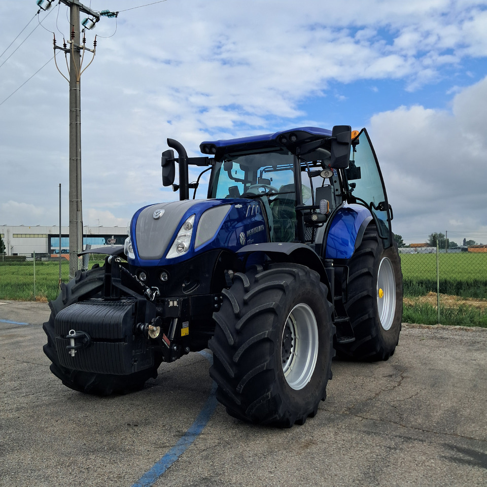 NEW HOLLAND T7 270 - Tractor: foto 1 NEW HOLLAND T7 270 - Tractor: foto 1