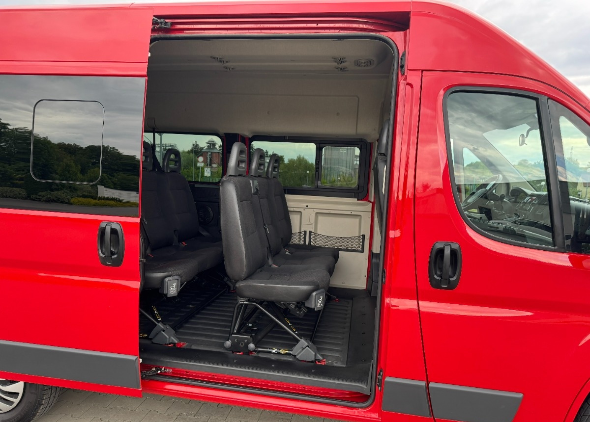 Citroën Jumper 9 osobowy Nawiewy Tylne LED Wersja osobowa FV23 Zadbany Salon PL - Furgoneta de pasajeros: foto 5 Citroën Jumper 9 osobowy Nawiewy Tylne LED Wersja osobowa FV23 Zadbany Salon PL - Furgoneta de pasajeros: foto 5