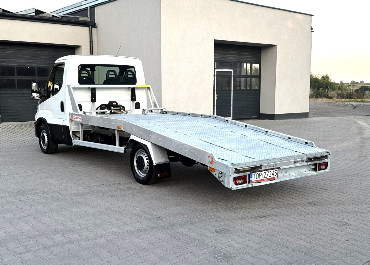 Iveco Daily 3.0 160KM Rok 2022 55 tys km przebiegu AUTOLAWETA Najazd laweta - Camión portavehículos: foto 4 Iveco Daily 3.0 160KM Rok 2022 55 tys km przebiegu AUTOLAWETA Najazd laweta - Camión portavehículos: foto 4