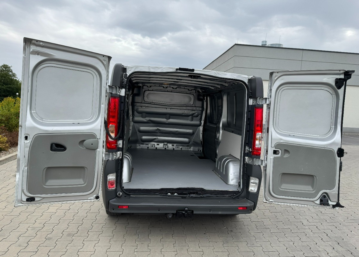 Opel Vivaro 2.0 DCI 115KM 2013 Rok SERWISOWANY Bezwypadkowy Super Stan - Furgón: foto 5 Opel Vivaro 2.0 DCI 115KM 2013 Rok SERWISOWANY Bezwypadkowy Super Stan - Furgón: foto 5