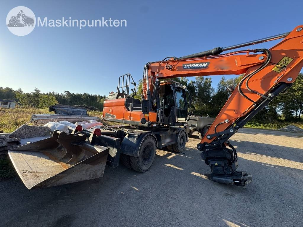 Doosan DX 170 W-5 + Tippvagn + Redskap - Excavadora de ruedas: foto 1 Doosan DX 170 W-5 + Tippvagn + Redskap - Excavadora de ruedas: foto 1