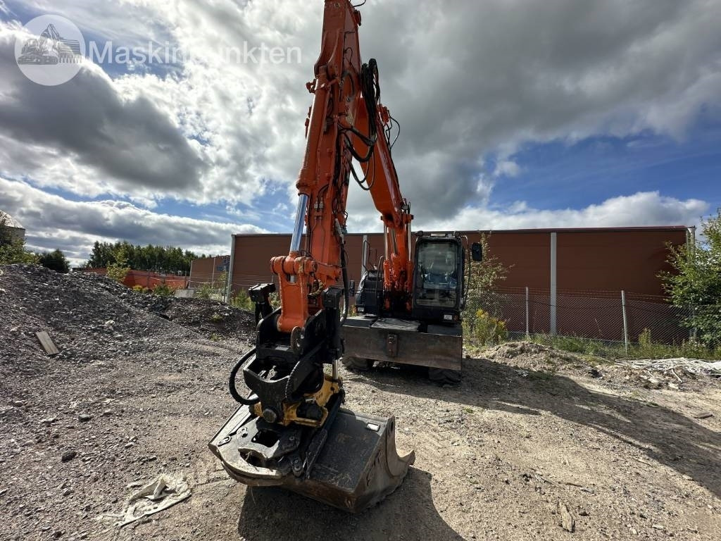 Hitachi ZX 140 W-5B - Excavadora de ruedas: foto 2 Hitachi ZX 140 W-5B - Excavadora de ruedas: foto 2