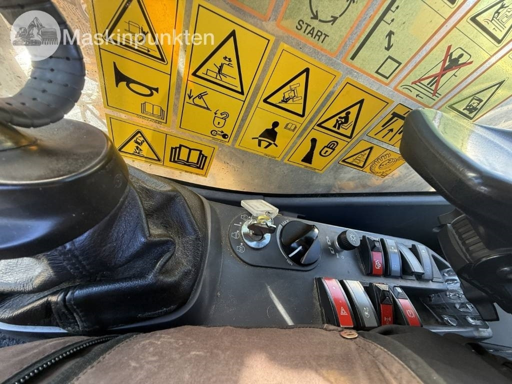 Leasing de Komatsu PW 160  Komatsu PW 160: foto 46