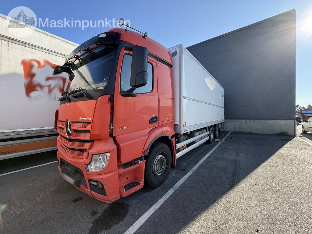 Mercedes-Benz Actros 2551 - Camión frigorífico: foto 1 Mercedes-Benz Actros 2551 - Camión frigorífico: foto 1