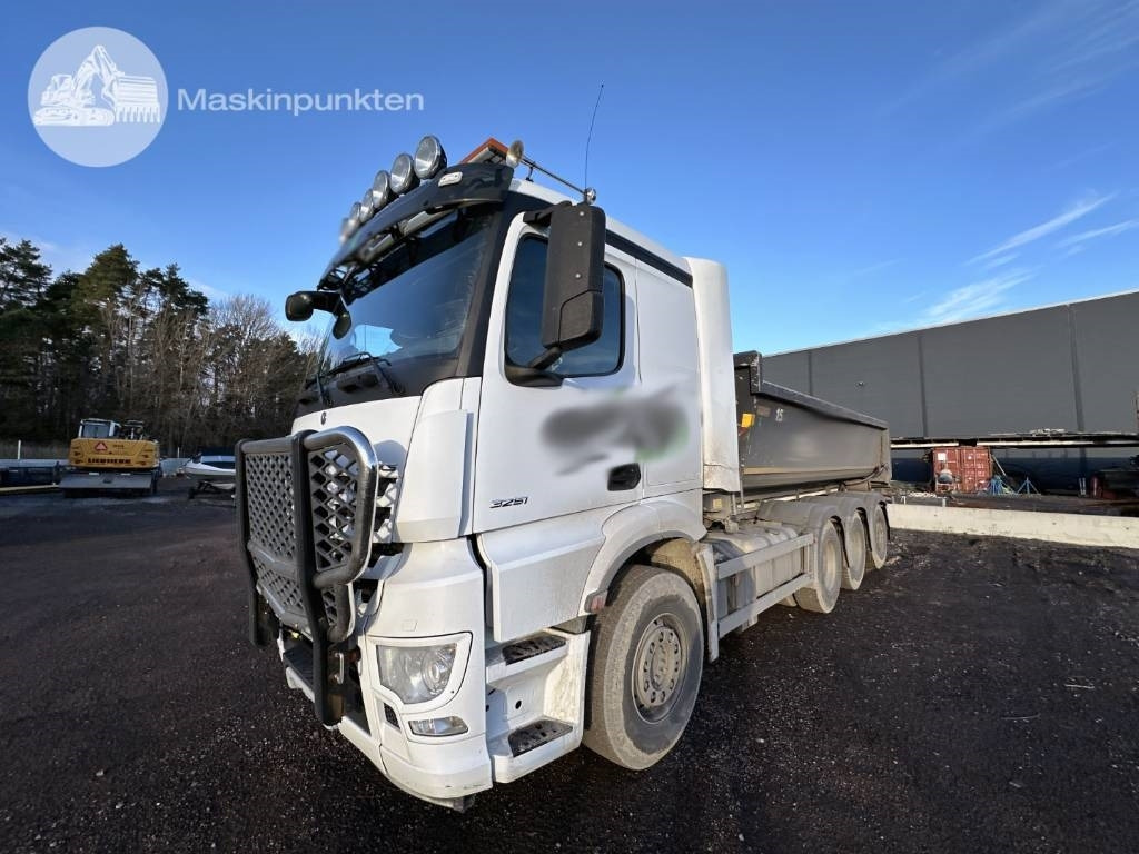 Mercedes-Benz Arocs 3251 - Camión multibasculante: foto 1 Mercedes-Benz Arocs 3251 - Camión multibasculante: foto 1