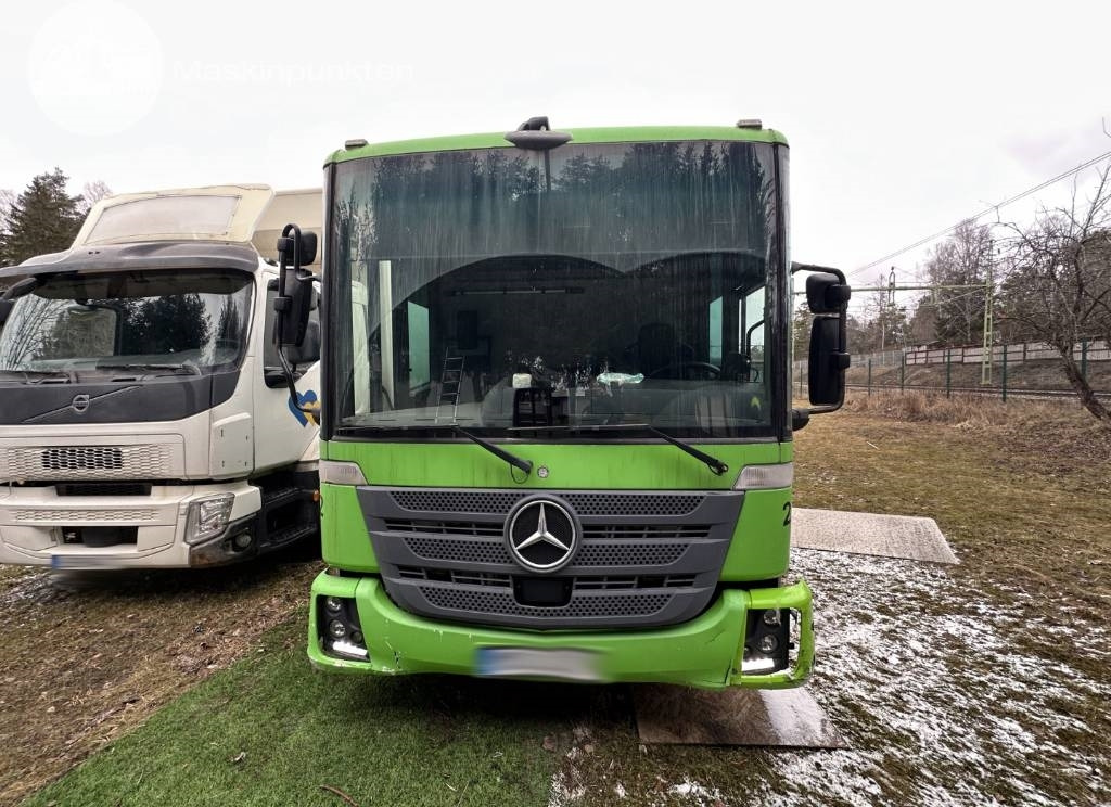 Mercedes-Benz Econic - Camión caja cerrada: foto 4 Mercedes-Benz Econic - Camión caja cerrada: foto 4