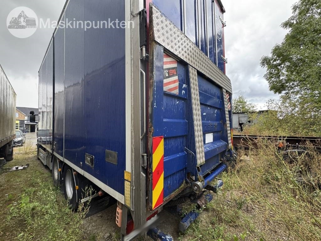 Scania R 420 LB - Camión caja cerrada: foto 2 Scania R 420 LB - Camión caja cerrada: foto 2