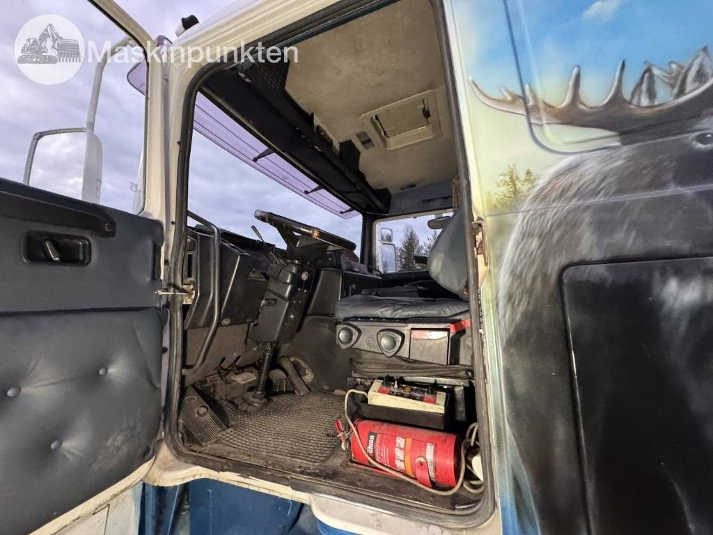 Camión forestal Volvo F 16: foto 40