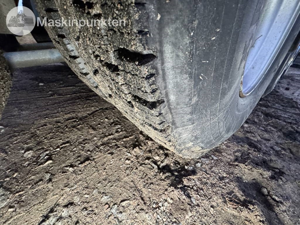 Camión forestal Volvo F 16: foto 28