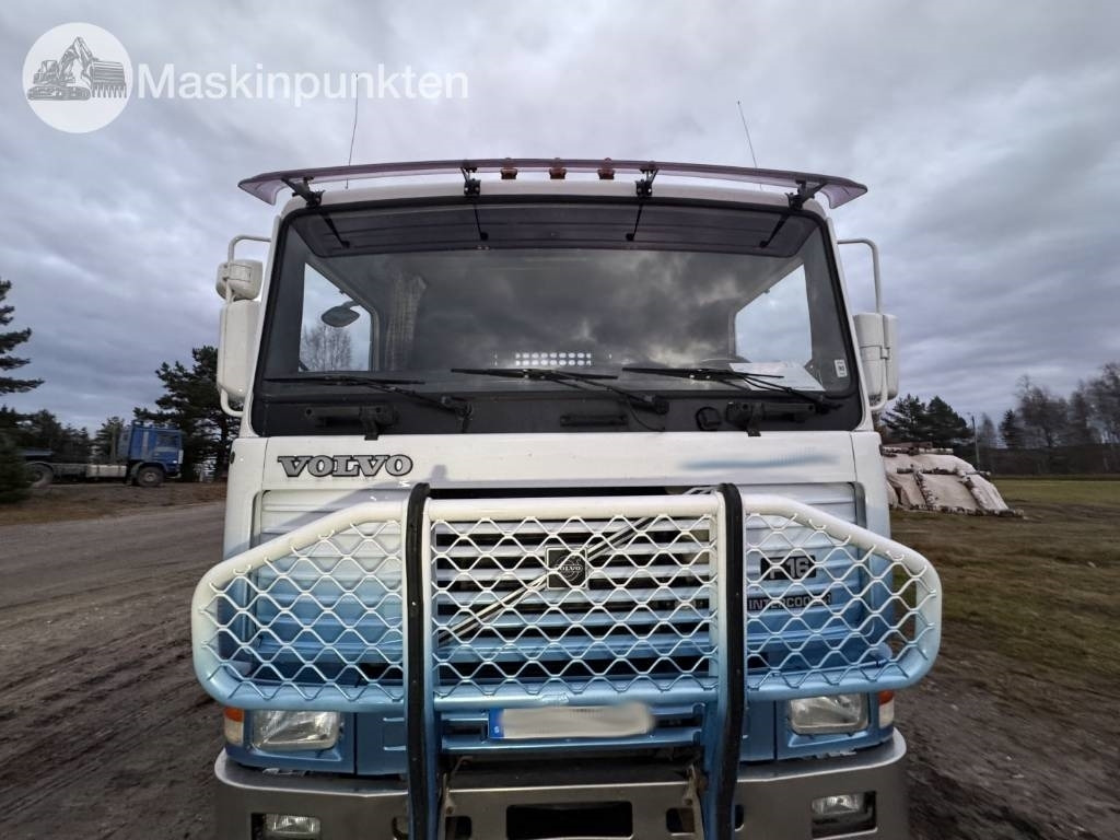 Camión forestal Volvo F 16: foto 37