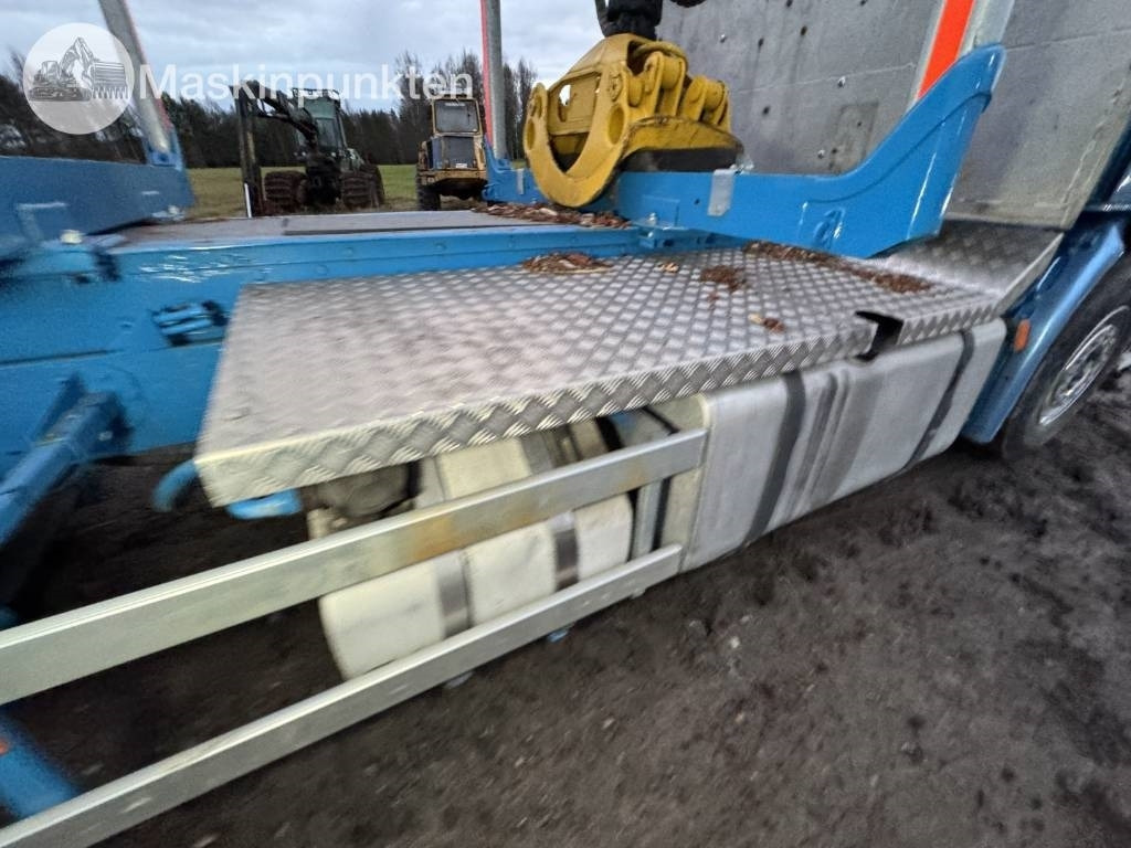 Camión forestal Volvo F 16: foto 32