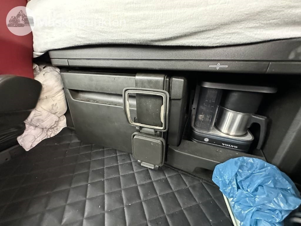 Camión caja cerrada Volvo FH 500: foto 25 Camión caja cerrada Volvo FH 500: foto 25