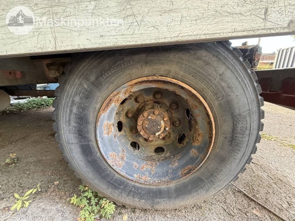 Camión volquete Volvo FL 611: foto 24