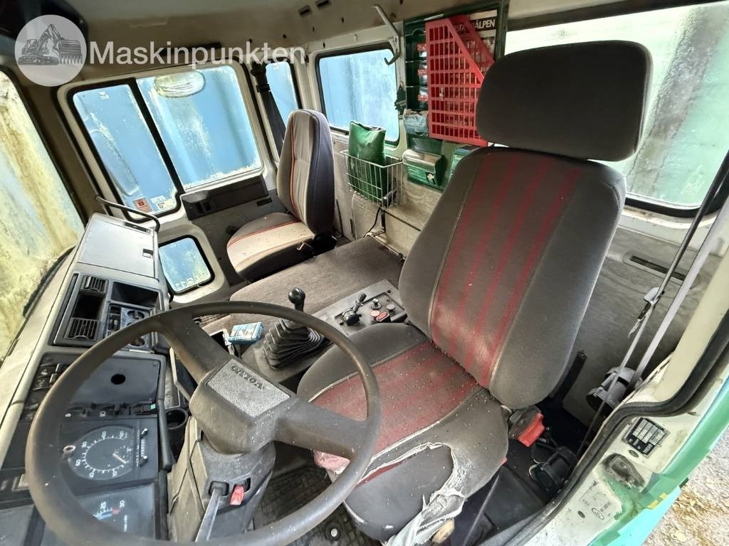 Camión volquete Volvo FL 611: foto 47