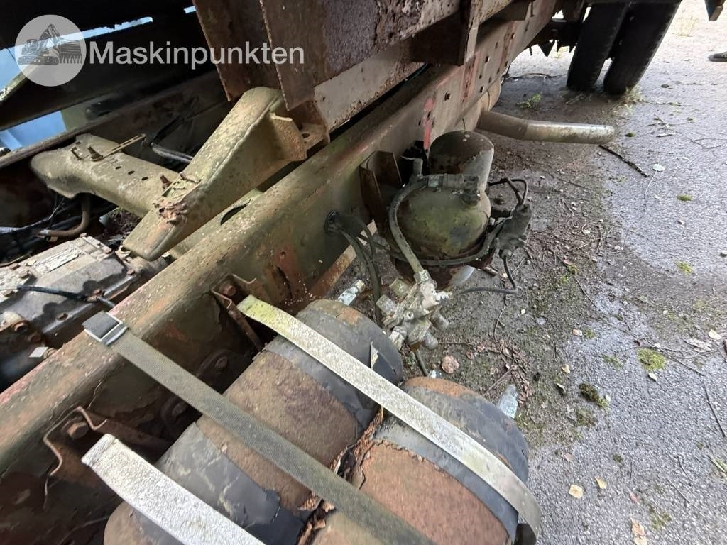 Camión volquete Volvo FL 611: foto 40
