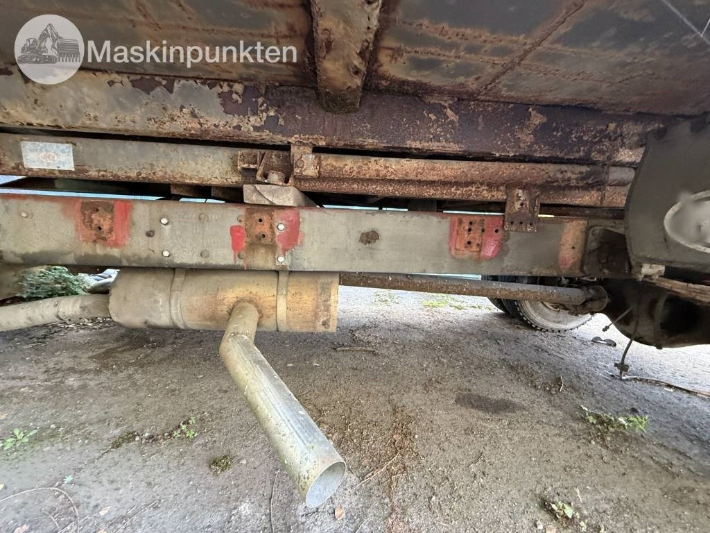 Camión volquete Volvo FL 611: foto 17
