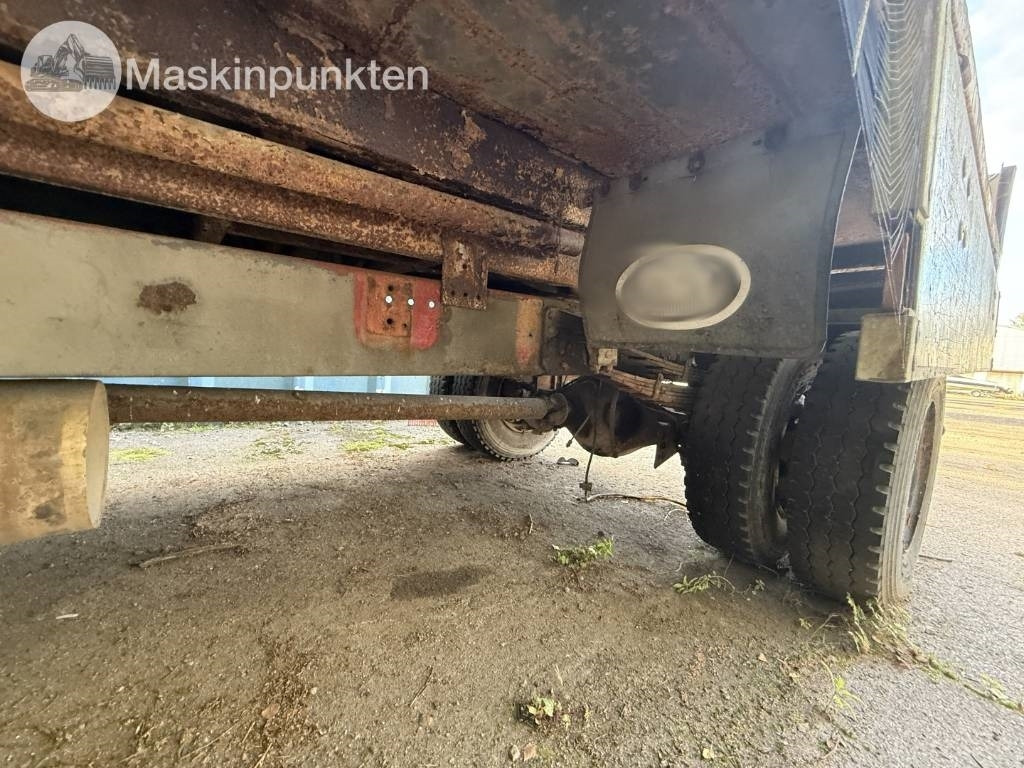 Camión volquete Volvo FL 611: foto 16