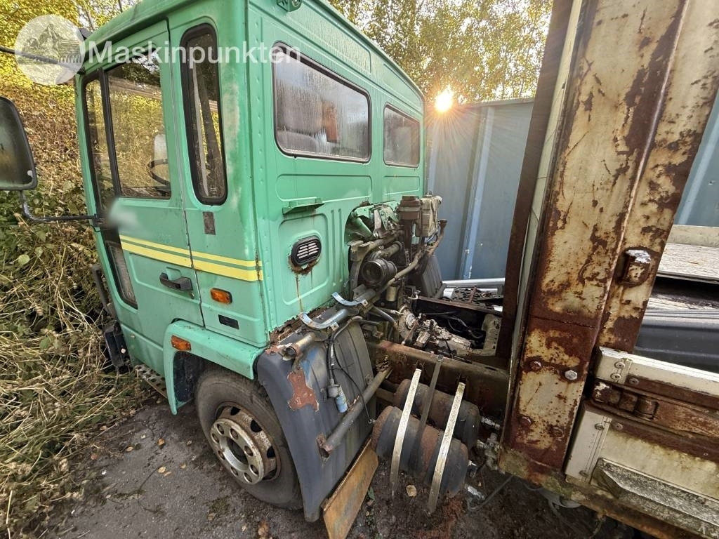 Camión volquete Volvo FL 611: foto 20