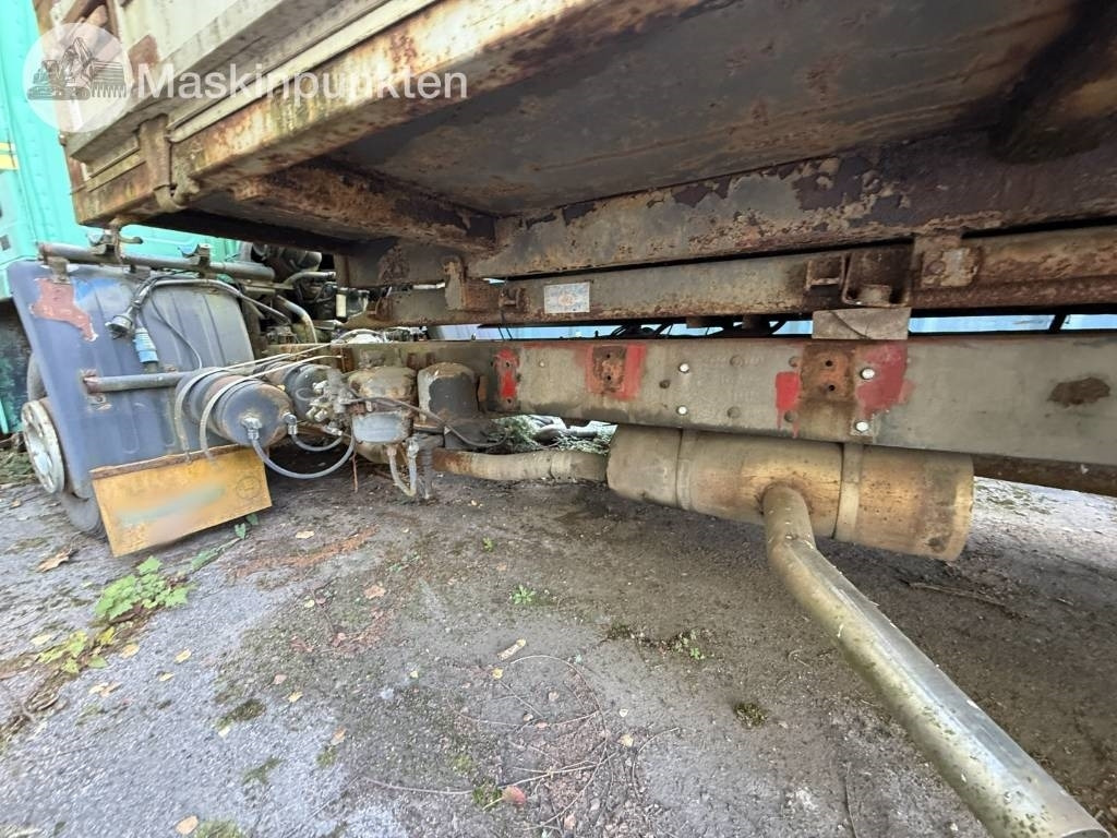 Camión volquete Volvo FL 611: foto 18