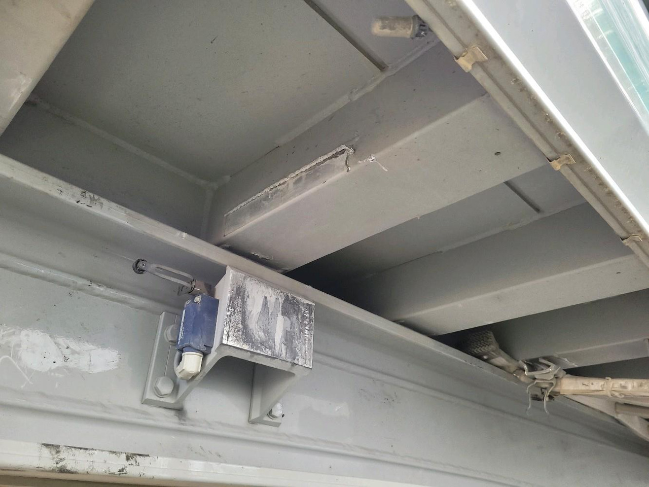 Semirremolque volquete BENALU BENNE C39 3 ESSIEUX: foto 17