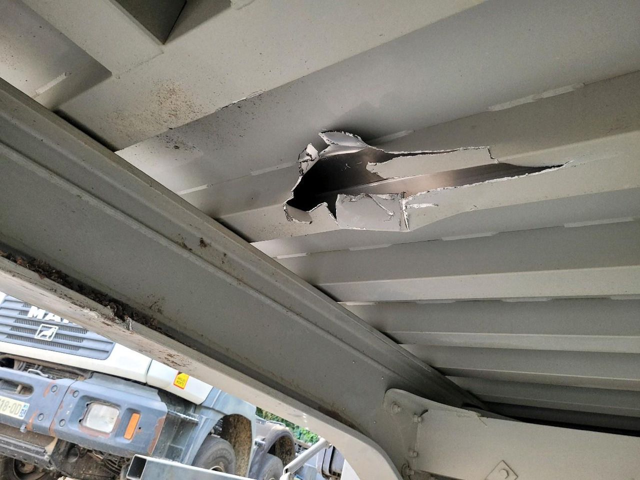 Semirremolque volquete BENALU BENNE C39 3 ESSIEUX: foto 19