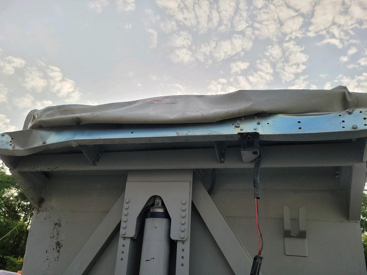 Semirremolque volquete BENALU BENNE C39 3 ESSIEUX: foto 12