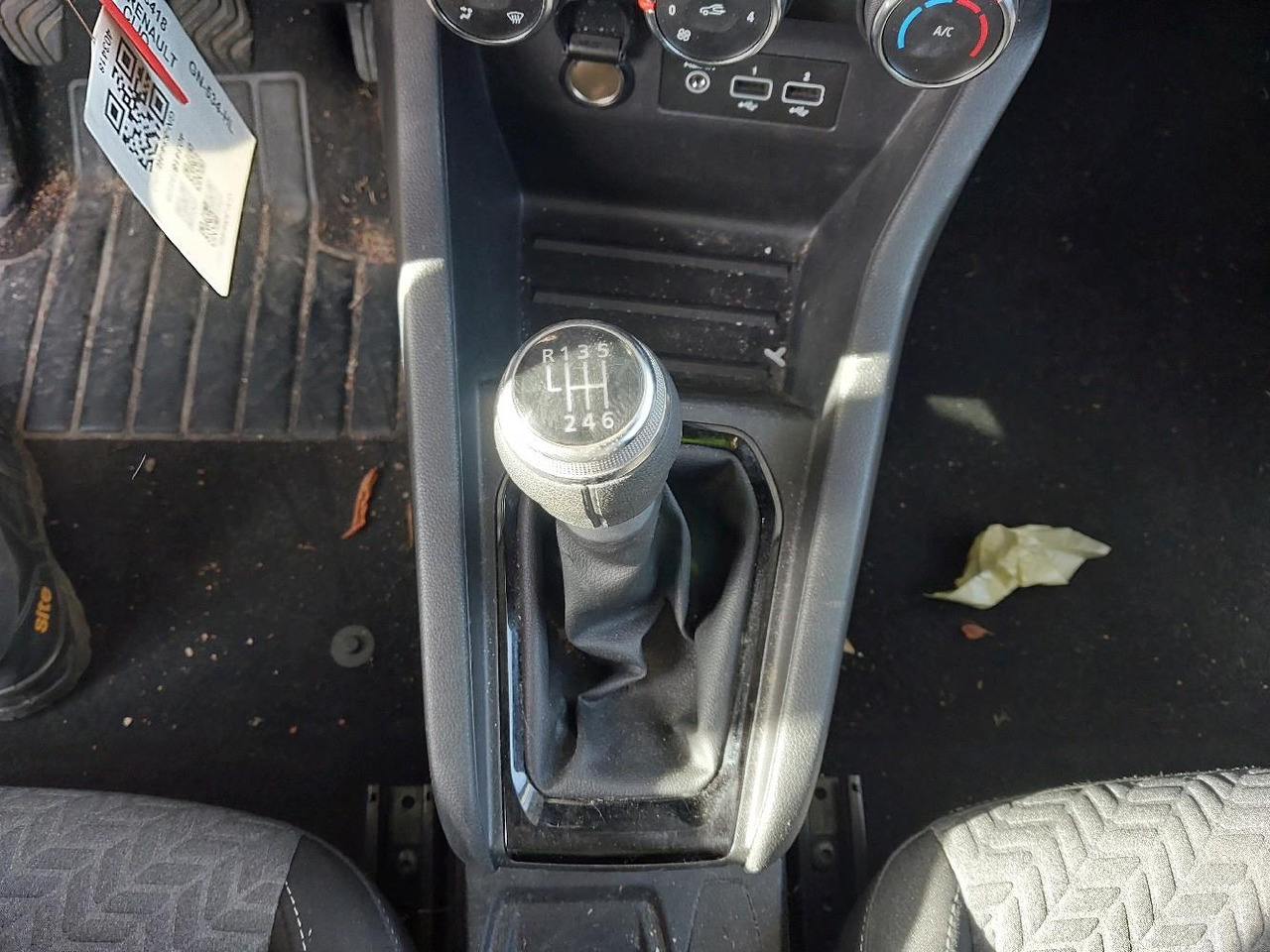 Coche RENAULT CLIO V 1.0 TCE 90 EVOLUTION: foto 15 Coche RENAULT CLIO V 1.0 TCE 90 EVOLUTION: foto 15