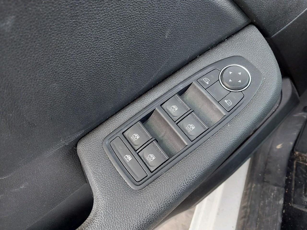 Coche RENAULT CLIO V 1.0 TCE 90 EVOLUTION: foto 18 Coche RENAULT CLIO V 1.0 TCE 90 EVOLUTION: foto 18