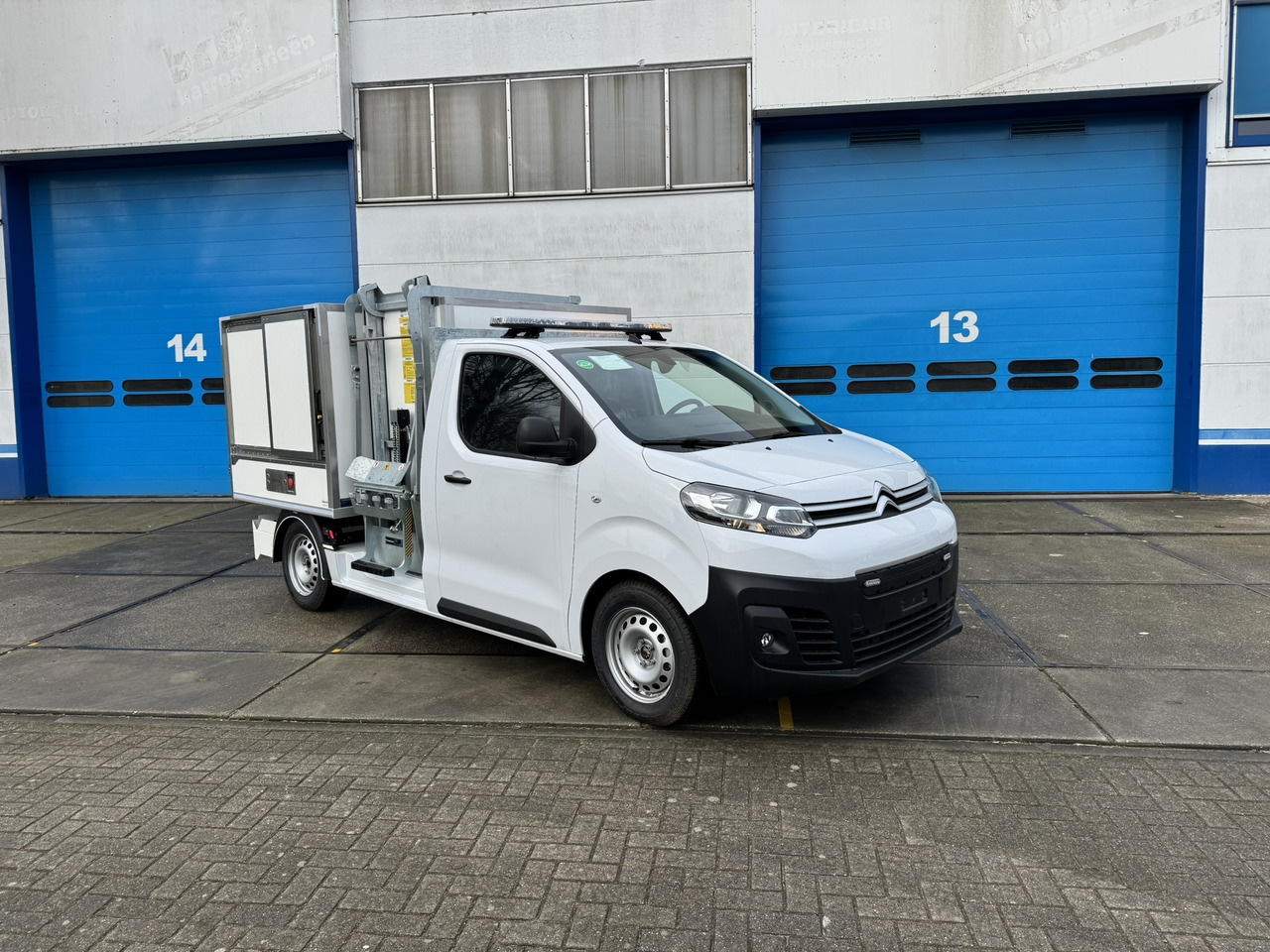 Citroen E-Jumpy veegvuil zijbelader seitenlader mullfahrzeug - Volquete furgoneta, Furgoneta eléctrica: foto 2 Citroen E-Jumpy veegvuil zijbelader seitenlader mullfahrzeug - Volquete furgoneta, Furgoneta eléctrica: foto 2