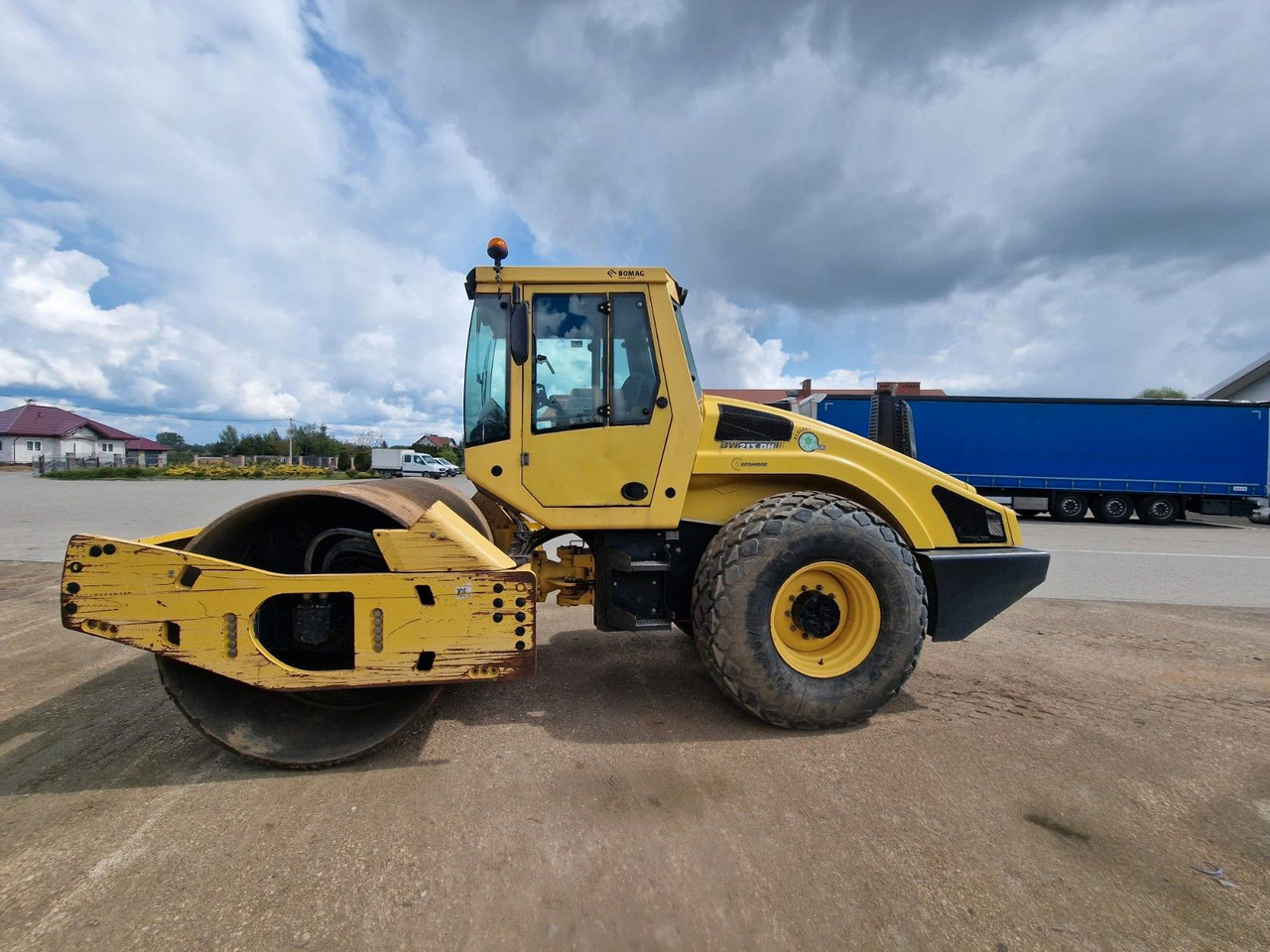 BOMAG Bw 213 DH-4 - Compactador: foto 4 BOMAG Bw 213 DH-4 - Compactador: foto 4