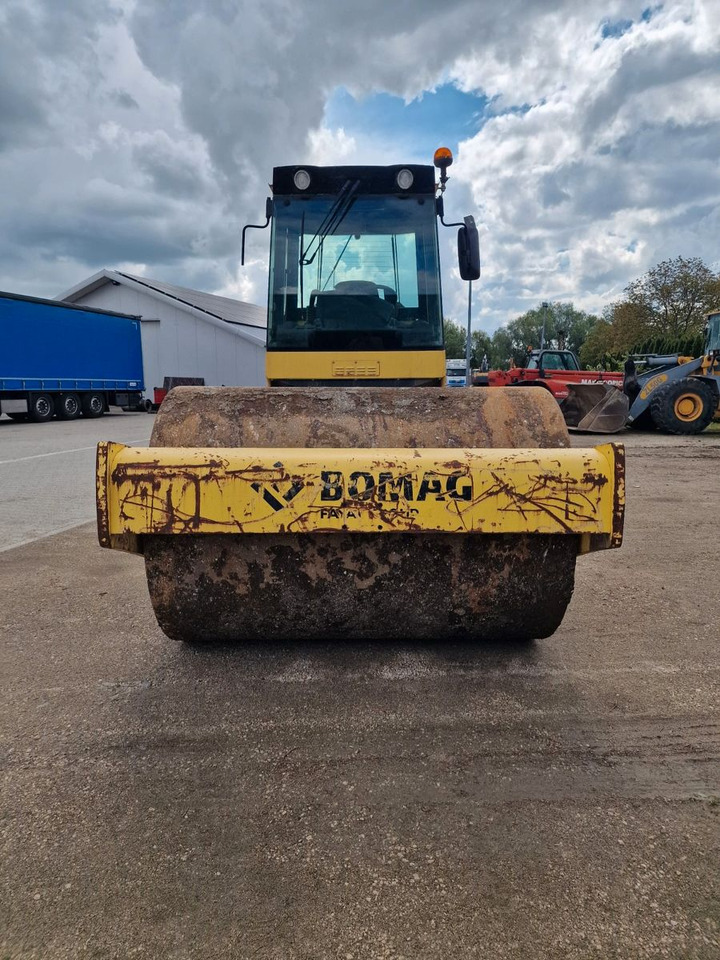 BOMAG Bw 213 DH-4 - Compactador: foto 3 BOMAG Bw 213 DH-4 - Compactador: foto 3
