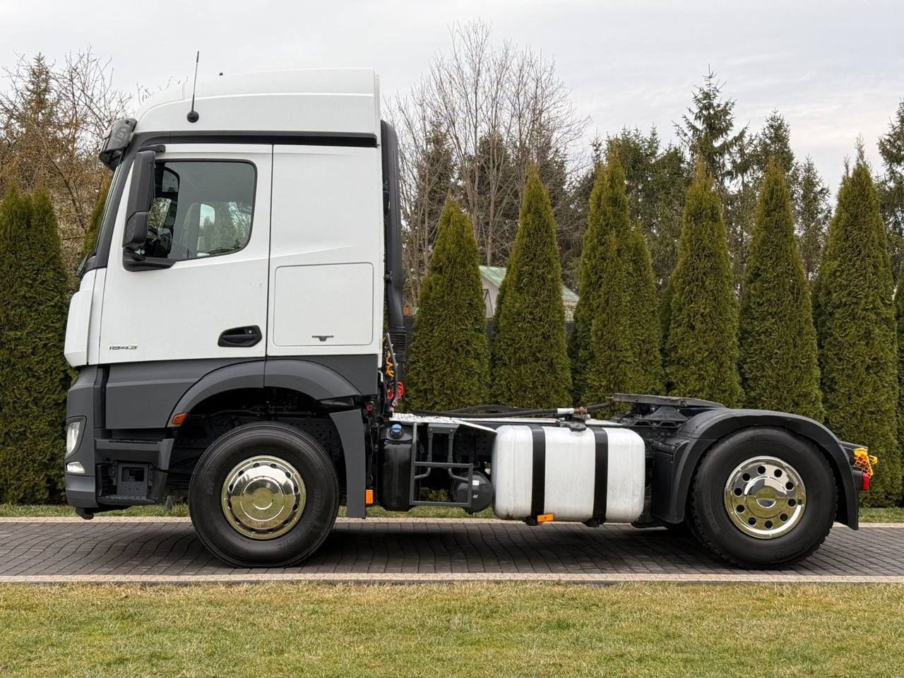 Mercedes-Benz AROCS 1843 HYDRAULIC - Cabeza tractora: foto 4 Mercedes-Benz AROCS 1843 HYDRAULIC - Cabeza tractora: foto 4