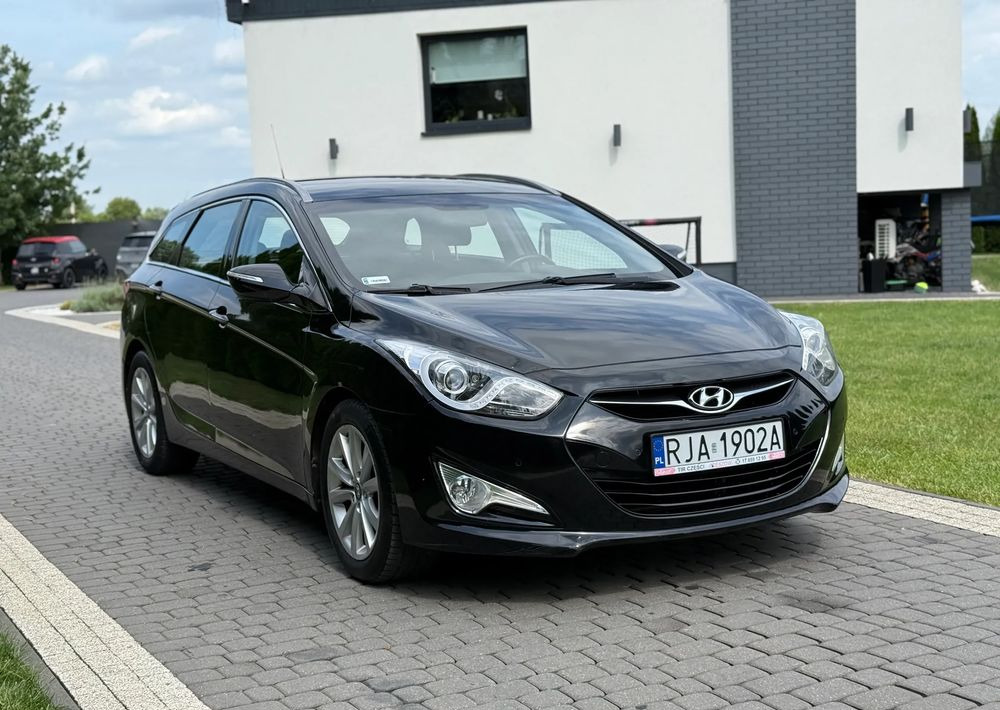 Hyundai i40 1.7 CRDi Comfort - Coche: foto 3 Hyundai i40 1.7 CRDi Comfort - Coche: foto 3