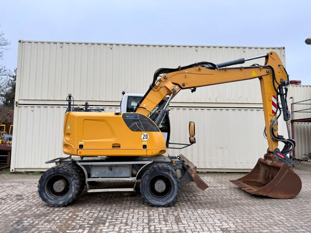 Liebherr A914 Compact / 2017 BJ / 9.979 H / OilQuick - Excavadora de ruedas: foto 4 Liebherr A914 Compact / 2017 BJ / 9.979 H / OilQuick - Excavadora de ruedas: foto 4