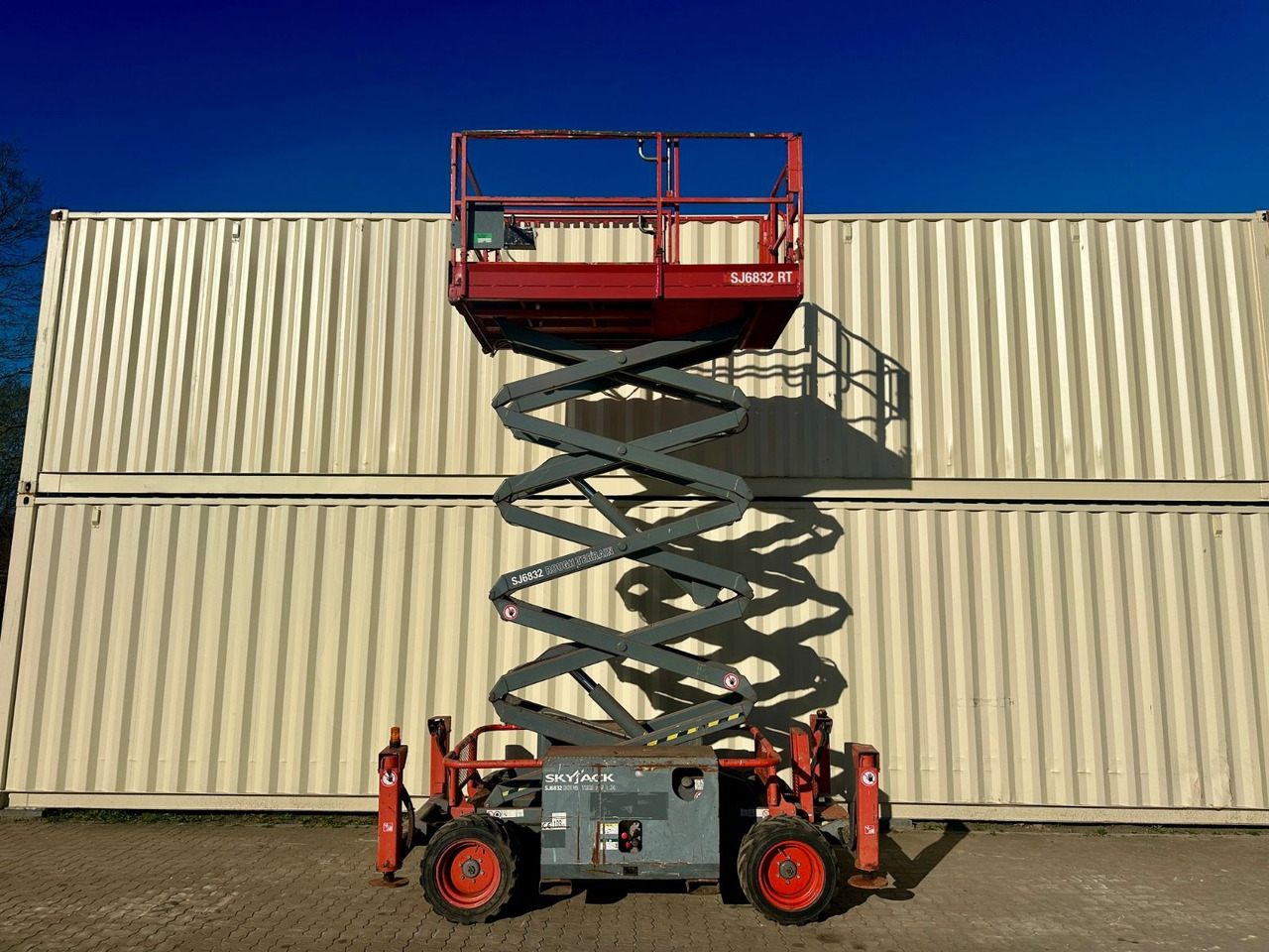 Skyjack SJ6832RT 4x4 Diesel, 11.8 Meter - Camión con plataforma elevadora: foto 1 Skyjack SJ6832RT 4x4 Diesel, 11.8 Meter - Camión con plataforma elevadora: foto 1