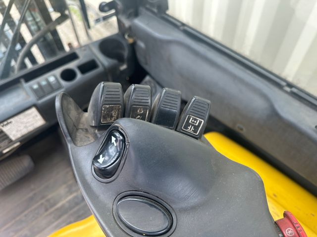 Carretilla elevadora eléctrica Yale ERP30VL / Seitenschieber + Zinkenverstellung: foto 15 Carretilla elevadora eléctrica Yale ERP30VL / Seitenschieber + Zinkenverstellung: foto 15