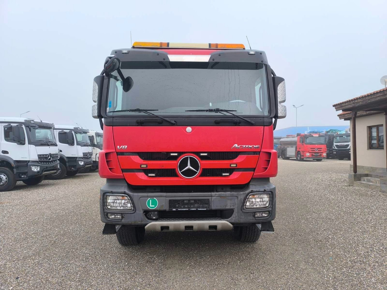 Mercedes-Benz ACTROS 3355 V8 6X6 HIAB 211 EP-5 HIPRO - Camión volquete, Camión grúa: foto 2 Mercedes-Benz ACTROS 3355 V8 6X6 HIAB 211 EP-5 HIPRO - Camión volquete, Camión grúa: foto 2