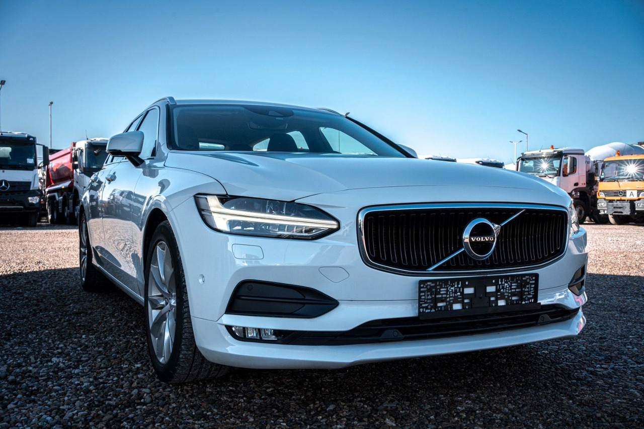 Volvo V90 D4 Momentum 2.0D - Coche: foto 4 Volvo V90 D4 Momentum 2.0D - Coche: foto 4