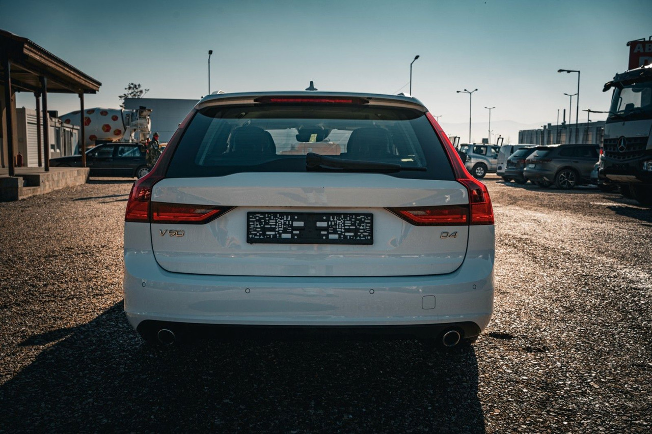 Volvo V90 D4 Momentum 2.0D - Coche: foto 5 Volvo V90 D4 Momentum 2.0D - Coche: foto 5