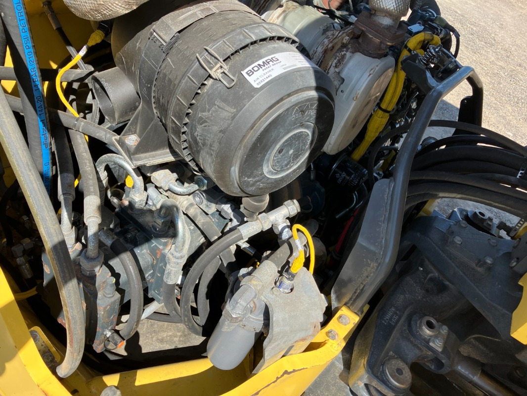 BOMAG DE BW 161 AD-5 Stage IIIb/Tier 4i - Apisonadora de asfalto: foto 4 BOMAG DE BW 161 AD-5 Stage IIIb/Tier 4i - Apisonadora de asfalto: foto 4