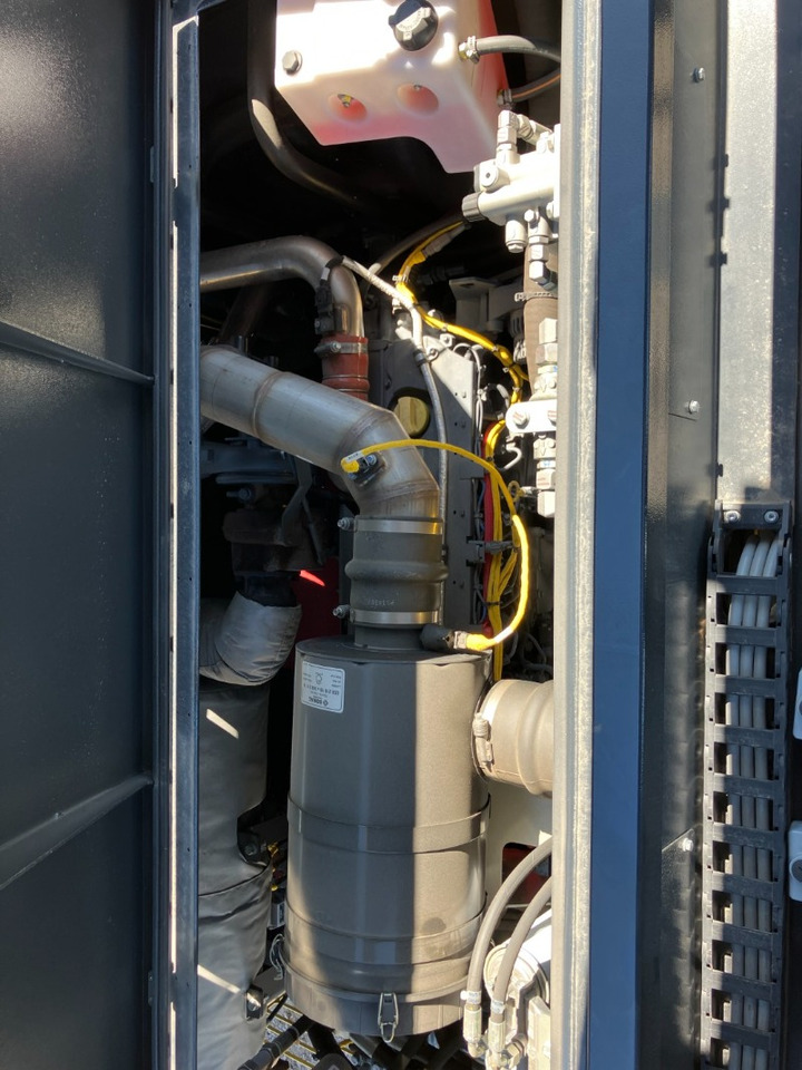 BOMAG IT BF 800 C S600 Stage IIIa/Tier 3 - Pavimentadora de asfalto: foto 4 BOMAG IT BF 800 C S600 Stage IIIa/Tier 3 - Pavimentadora de asfalto: foto 4